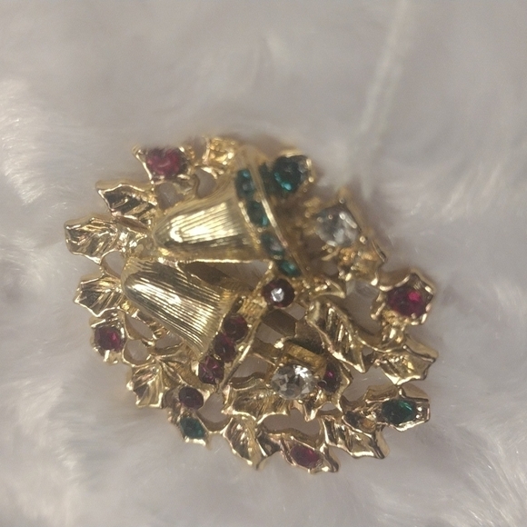 Vintage Christmas bells brooch with red and green rhinestones & clear cubic 1/2" - Picture 3 of 5